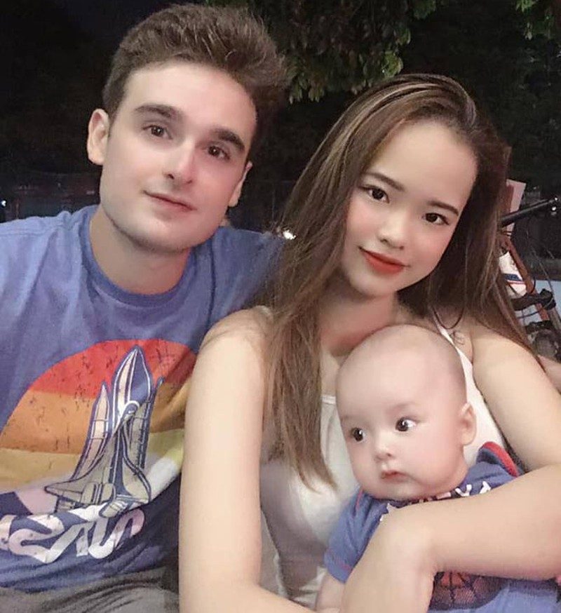 Câu chuyện tình yêu qua app hẹn hò của cặp đôi Việt - Mỹ